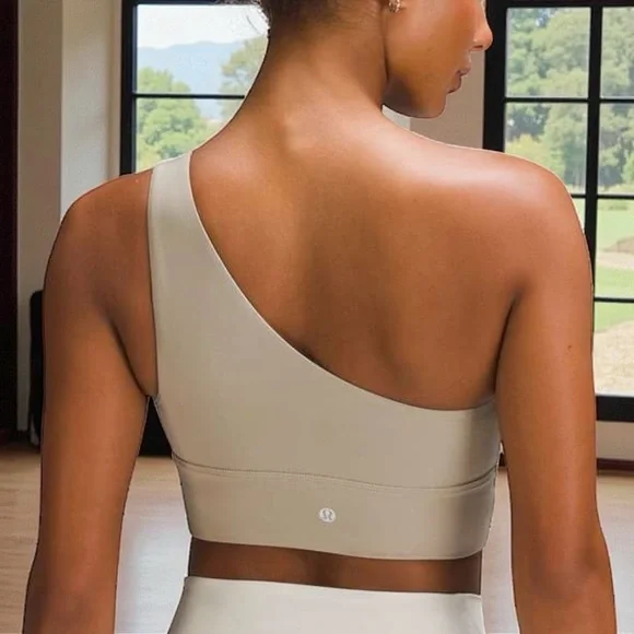 Lululemon Align Asymmetrical Bra *Light Support, A/B Cup
Riverstone size 4 - Picture 4 of 10